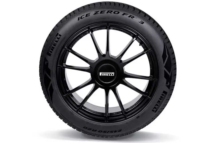 Pirelli представила новые зимние шины Ice Zero FR 3: улучшенная управляемость и сцепление в самых суровых условиях 4 Pirelli представила новые зимние шины Ice Zero FR 3: улучшенная управляемость и сцепление в самых суровых условиях 3