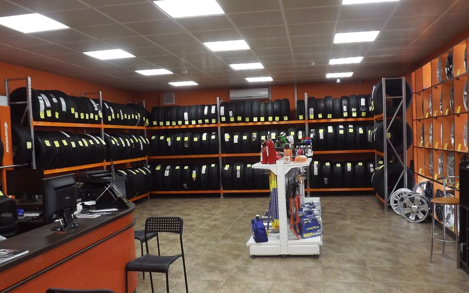 Главный офис: ул. Ларина, д. 19А 12 Главный офис: ул. Ларина, д. 19А 11