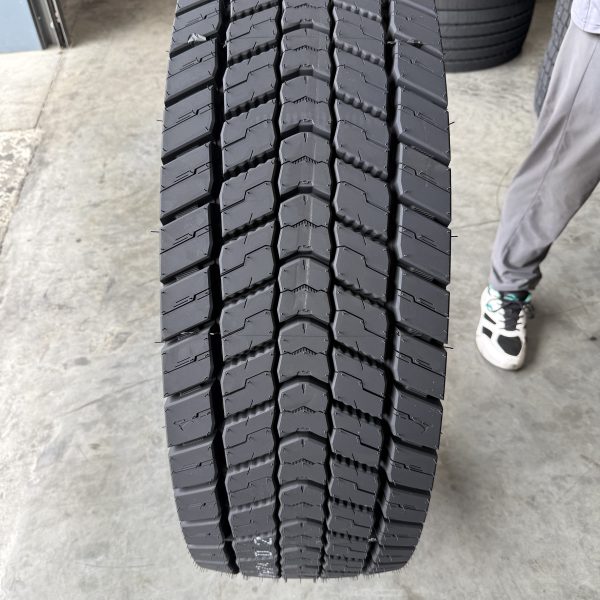 315/80R22.5 LANVIGATOR DL011 TL 20PR 157/154 M (региональная) (ведущая) (Вьетнам)
