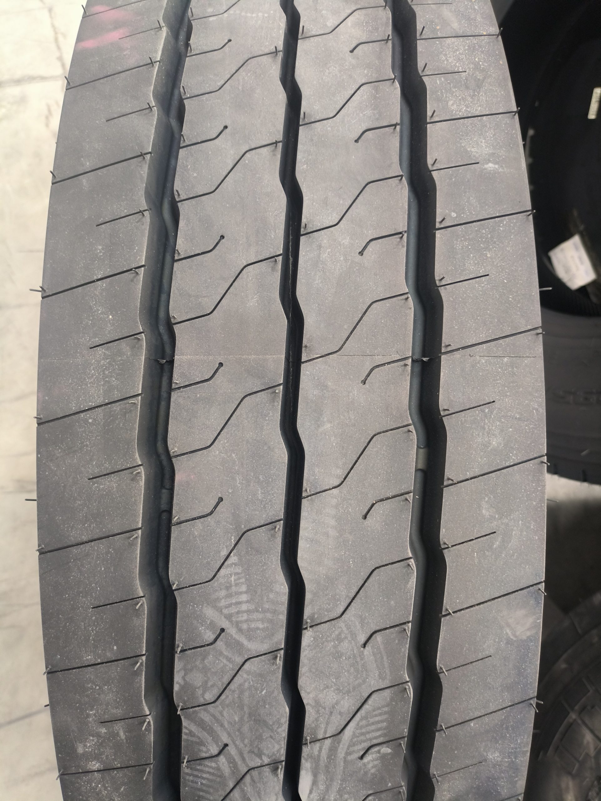 215/75R17.5 LANVIGATOR TL002 TL 18PR 135/133 L (прицеп) (Вьетнам) 1 215/75R17.5 LANVIGATOR TL002 TL 18PR 135/133 L (прицеп) (Вьетнам)
